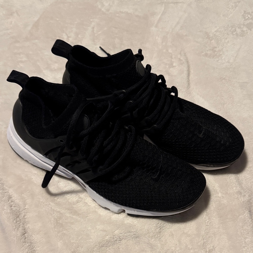 Black Knit Women's Athletic Sneakers - Brand Unspecified